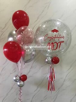 ลูกโป่ง รับปริญญา Bubble ขนาด 24" กลิตเตอร์สีเงิน 1 ลูก พร้อม ช่อลูกโป่ง ช่อ 5 ลูก 1 ช่อ สีแดง/เงินโครเมี่ยม ลูกโป่งใส ใส่กลิตเตอร์สีแดง พร้อมตกแต่ง สามารถเปลี่ยนสีลูกโป่ง/เปลี่ยนข้อความ/เปลี่ยนขนาดได้