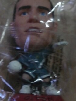 ตุ๊กตาโมเดลนักฟุตบอล ช.กิฟเว่น สโมสรนิวคาสเซิล ยูไนเต็ด โครินเธียน ไมโครสตาร์ - Series 15/2006 Red Base - MC9764 ใหม่ / S.GIVEN NEWCASTLE UNITED Football Club Corinthian MicroStars Football Figure - Series 15/2006 Red Base - MC9764 NEW