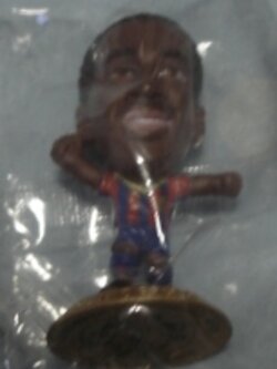 ตุ๊กตาโมเดลนักฟุตบอล ย.ตูเร่ สโมสรบาร์เซโลน่า โครินเธียน ไมโครสตาร์ - WorldStars Series 19/2010 Gold Base - MC12702 ใหม่ / Y.TOURE BARCELONA Football Club Corinthian MicroStars Football Figure - WorldStars Series 19/2010 Gold Base - MC12702 NEW