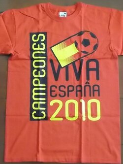 เสื้อที-เชิ๊ต (เสื้อยืดคอกลม) ฟุตบอล ทีมชาติสเปน ชุดที่ระลึก แชมป์ฟุตบอลโลก 2010 ใหม่ S-Size / SPAIN Football T-Shirt Commemorative Kit FIFA WORLD CHAMPIONS 2010 Jersey NEW S-Size
