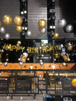 ลูกโป่ง วันเกิด HAPPY BIRTHDAY 13 ตัว ตัวอักษรสีทอง พร้อม ลูกโป่งฟองอากาศ Helium Filled 20 เส้น,ฟอยล์ตกแต่ง พร้อมตกเเต่ง สามารถเปลี่ยนสีลูกโป่ง/สีตัวอักษร HBD/เปลี่ยนฟอยล์ตกแต่งได้