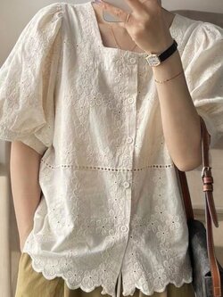 เสื้อผ้าลูกไม้ทรงไหล่ล้ำ