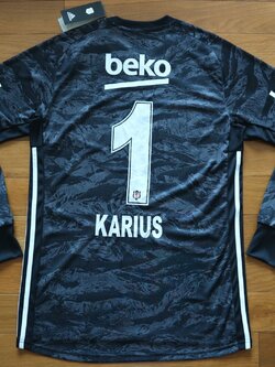 เสื้อฟุตบอล #1 คาริอุส ทีมสโมสรเบซิคตัส เจเค ชุดผู้รักษาประตู 2019/20 ใหม่ M-Size / #1 KARIUS BESIKTAS JK Football Shirt GK Kit 2019/20 Jersey NEW M-Size