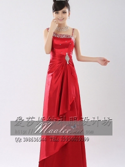 พร้อมเช่า ชุดราตรียาว ไหล่เฉียง สีแดงก่ำ จับจีบที่เอว คอประดับลูกปัดคริสตัลสวยหรู