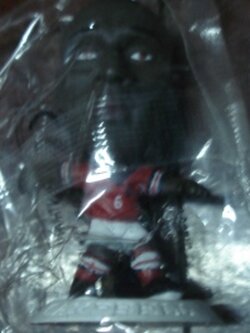 ตุ๊กตาโมเดลนักฟุตบอล ซ.แคมป์เบลล์ ทีมชาติอังกฤษ โครินเธียน ไมโครสตาร์ - Series 9/2004 White Base - MC2459 ใหม่ / S.CAMPBELL ENGLAND National Football Team Corinthian MicroStars Football Figure - Series 9/2004 White Base - MC2459 NEW