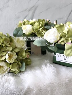 Artificial Flower ดอกไม้ประดิษฐ์ ประดับโต๊ะ โทนเขียว 3 ช่อ พร้อมตกแต่ง สามารถเปลี่ยนสีได้