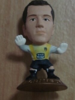 ตุ๊กตาโมเดลนักฟุตบอล พ.โรบินสัน สโมสรลีดส์ ยูไนเต็ด โครินเธียน ไมโครสตาร์ - Series 7/2003 Gold Base - MC1724 ใหม่ / P.ROBINSON LEEDS UNITED Football Club Corinthian MicroStars Football Figure - Series 7/2003 Gold Base - MC1724 NEW