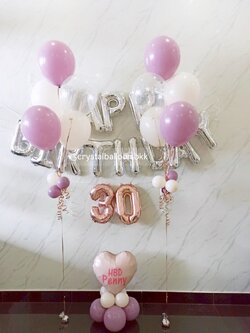 ลูกโป่ง วันเกิด ฟอยล์ตัวอักษร Happy Birthday สีเงิน พร้อม ฟอยล์ตัวอักษร 2 ตัวอักษร ช่อลูกโป่ง ช่อ 5 ลูก 2 ช่อ ฟอยล์หัวใจ ขนาด 18" สีชมพูพาสเทล ตั้งฐาน พร้อมตกเเต่ง สามารถเปลี่ยนสีลูกโป่ง/เปลี่ยนสี-ฟอยล์ตัวอักษรได้