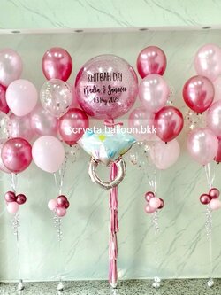 ลูกโป่งวันเกิด Bubble ขนาด 36" กลิตเตอร์สีชมพู พร้อมลูกโป่งช่อ 7 ลูก 4 ช่อ,ฟอยล์รูปแหวนเป่าลอย 1 ชิ้น , พร้อมตกแต่ง สามารถเปลี่ยนสีลูกโป่ง/้เปลี่ยนข้อความ/เปลี่ยนขนาดลูกโป่งได้