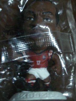 ตุ๊กตาโมเดลนักฟุตบอล ด.วาสเซลล์ ทีมชาติอังกฤษ โครินเธียน ไมโครสตาร์ - Series 9/2004 White Base - MC2475 ใหม่ / D.VASSELL ENGLAND National Football Team Corinthian MicroStars Football Figure - Series 9/2004 White Base - MC2475 NEW