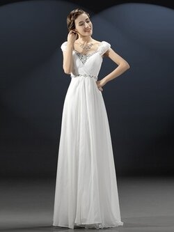 พร้อมเช่า ชุดราตรียาว สีขาว มีแขน แบบเปรี้ยวอมหวาน ปักเลื่อมช่วงคอ หลังผ่าตัววี