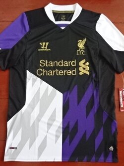 เสื้อฟุตบอล ทีมสโมสรลิเวอร์พูล ชุดเยือน 2013/14 ใหม่ M-Size / LIVERPOOL Football Shirt Away Kit 2013/14 Jersey NEW M-Size