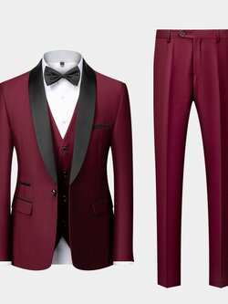 พร้อมเช่า ชุดสูททักซิโด้ สีเบอร์กันดี ปกกล้วย Tuxedo Suit with Shawl Collars (พร้อมเสื้อกั๊ก)