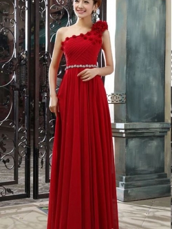 พร้อมเช่า ชุดราตรียาว ไหล่เดียว ผ้าชีฟองคาดเพชรที่เอว แต่งดอกสวย สีไวน์แดง