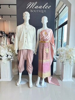 เช่า ชุดไทย ชุดเพื่อนเจ้าสาว ชุดไทยผ้าซิ่นสีเทาส้ม สไบเรียบสีโรสโกลด์