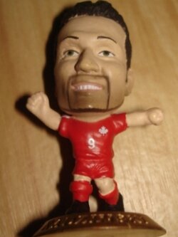 ตุ๊กตาโมเดลนักฟุตบอล ท.ราดซินสกี้ ทีมชาติแคนาดา โครินเธียน ไมโครสตาร์ - Series 7/2003 Gold Base - MC1722 ใหม่ / T.RADZINSKI CANADA National Football Team Corinthian MicroStars Football Figure - Series 7/2003 Gold Base - MC1722 NEW