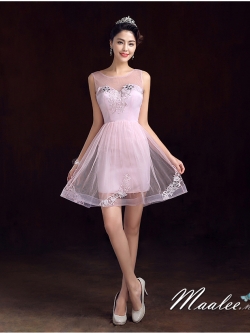 พร้อมส่ง ชุดราตรีสั้น แขนกุด แบบเรียบหรู แต่งผ้าตาข่ายแซมด้วยลูกไม้&คริสตัล สีชมพู