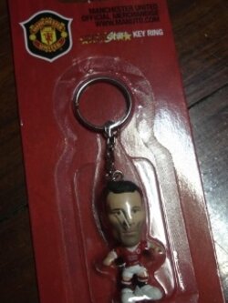 พวงกุญแจ ตุ๊กตาโมเดลนักฟุตบอล ร.กิ๊กส์ สโมสรแมนเชสเตอร์ ยูไนเต็ด โครินเธียน ไมโครสตาร์ - 2007 ใหม่ / R.GIGGS MANCHESTER UNITED Football Club Corinthian MicroStars Football Figure Key Ring - 2007 NEW