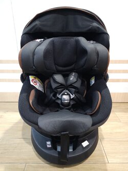 คาร์ซีท Ailebebe รุ่น Kurutto R Grance สีดำ 2022 คาร์ซีทมือสองสภาพเหมือนใหม่ ทำความสะอาดพร้อมใช้งาน