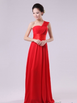 พร้อมส่ง ชุดราตรียาว เกาะอก ไหล่เดียว ผ้าชีฟองพลิ้วสวย คอ sweet heart แต่งเอวผ้าซาติน สีแดง