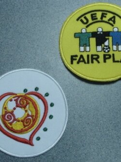 อาร์มสัญลักษณ์ฟุตบอล การแข่งขันฟุตบอลยูโร - EURO 2004 และ FAIR PLAY PLAYER SIZE ใหม่ / EURO International Football Tournament PLAYER SIZE Football Patch/Badge - EURO 2004 and FAIR PLAY NEW