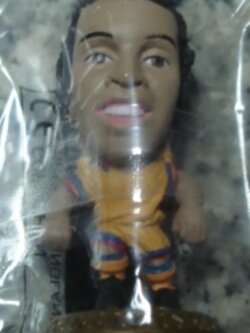 ตุ๊กตาโมเดลนักฟุตบอล โรนัลดินโญ่ สโมสรบาร์เซโลน่า โครินเธียน ไมโครสตาร์ - Convention 2008 Gold Base - MC11524 ใหม่ / RONALDINHO BARCELONA Football Club Corinthian MicroStars Football Figure - Convention 2008 Gold Base - MC11524 NEW