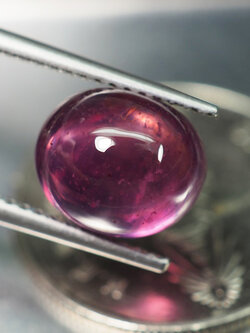 ทับทิมสีม่วงชมพูสวย 4.85 กะรัตหลังเบี้ย (1240)