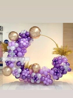 Organic Backdrop แสดงความยินดี โครงกลม ขนาด 2x2 เมตร Theme สีม่วง พร้อม ประดับใบไม้ทอง พร้อมตกแต่ง สามารถเปลี่ยนสีลูกโป่งได้