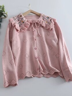 เสื้อคลุมไหมพรมกันหนาวลายปักแต่งปกระบาย