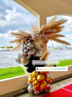 Organic Backdrop Stand 1 ชิ้น Theme ดำ-ทองโครเมี่ยม พร้อม ดอกไม้ประดับ พร้อมตกแต่ง สามารถเปลี่ยนสีลูกโป่งได้