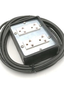 ปลั้กสนาม บล็อคยางสนาม 4เต้า กันกระแทก (สายยาว5เมตร)