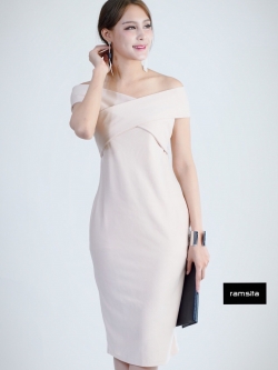 พร้อมเช่า เดรสออกงาน สีนู๊ด เรียบหรู ไหล่ไขว้ ทรงเข้ารูป