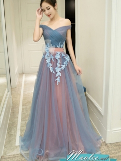 พร้อมเช่า ชุดราตรียาว แบบไหล่ปาด สีเทา-ชมพู Two Tone สไตล์เจ้าหญิง สวยหวานน่ารักมาก เนื้อผ้าตาข่าย แต่งโบว์และลูกไม้ช่วงเอว (เชือกผูกหลัง)