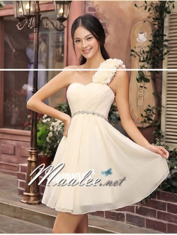 พร้อมเช่า ชุดราตรีสั้น ไหล่เดียว ช่วงอกจับจีบ เอวแต่งแผงคริสตัลหรู สีครีม Champagne