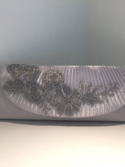 พร้อมส่ง Evening Clutch กระเป๋าออกงาน สีเทา แต่งดอกไม้