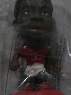 ตุ๊กตาโมเดลนักฟุตบอล ล.ซาฮา สโมสรแมนเชสเตอร์ ยูไนเต็ด โครินเธียน ไมโครสตาร์ - Series 10/2004 Red Base - MC2851 ใหม่ / L.SAHA MANCHESTER UNITED Football Club Corinthian MicroStars Football Figure - Series 10/2004 Red Base - MC2851 NEW