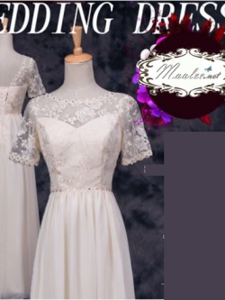 พร้อมเช่า ชุดราตรียาว แบบแขนสั้น ลูกไม้ กระโปรงผ้าชีฟอง แต่งเอวด้วยคริสตัล สีครีม (เชือกผูกหลัง)