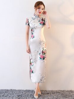 Pre-order กี่เพ้า สีขาว แขนสั้น ลายนกยูง ตัดเย็บอย่างดี