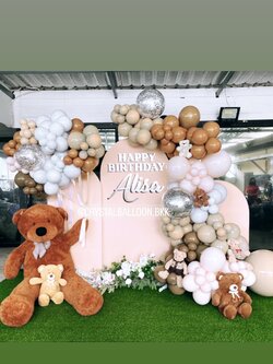 Organic Backdrop วันเกิด ฉาก U คว่ำ 3 ฉาก Theme ตุ๊กตาหมี พร้อมตกแต่ง ราคาโทรสอบถาม