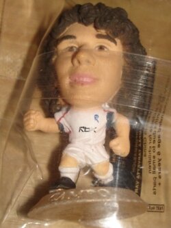 ตุ๊กตาโมเดลนักฟุตบอล อ.คัมโป้ สโมสรโบลตัน วันเดอเรอร์ส โครินเธียน ไมโครสตาร์ - EPL 07/08 Series 16/2007 Gold Base - MC11213 ใหม่ / I.CAMPO BOLTON WANDERERS Football Club Corinthian MicroStars Football Figure - EPL 07/08 Series 16/2007 Gold Base - MC11213 