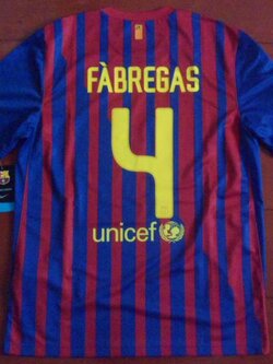 เสื้อฟุตบอล #4 ฟาเบรกาส ทีมสโมสรบาร์เซโลน่า ชุดเหย้า 2011/12 ใหม่ L-Size / #4 FABREGAS BARCELONA Football Shirt Home Kit 2011/12 Jersey NEW L-Size