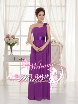 พร้อมเช่า ชุดราตรียาว เกาะอก ไหล่เดียว สี ม่วงเข้ม