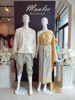 เช่า ชุดไทย ชุดเพื่อนเจ้าสาว ชุดไทยผ้าถุงสีเทาทอง สไบสีทอง