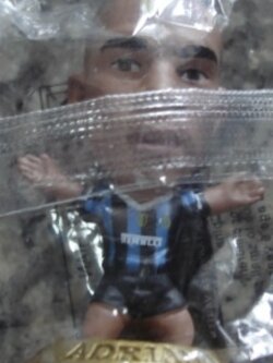 ตุ๊กตาโมเดลนักฟุตบอล อาเดรียโน่ สโมสรอินเตอร์ มิลาน โครินเธียน ไมโครสตาร์ - Series 15/2006 Gold Base - MC9564 ใหม่ / ADRIANO INTER MILAN Football Club Corinthian MicroStars Football Figure - Series 15/2006 Gold Base - MC9564 NEW