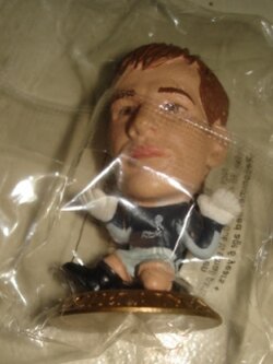 ตุ๊กตาโมเดลนักฟุตบอล ย.ยัสเคไลเน่น สโมสรโบลตัน วันเดอเรอร์ส โครินเธียน ไมโครสตาร์ - Series 14/2006 Gold Base - MC8092 ใหม่ / J.JAASKELAINEN BOLTON WANDERERS Football Club Corinthian MicroStars Football Figure - Series 14/2006 Gold Base - MC8092 NEW