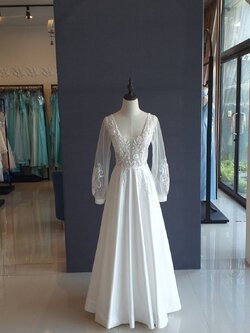 พร้อมเช่า ชุดแต่งงาน มินิมอล งานหมั้น แขนยาวแต่งลูกไม้