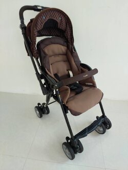 รถเข็นเด็ก Combi Miracle Turn สีน้ำตาล สำหรับเด็กแรกเกิด - 3 ขวบ [มือสอง]