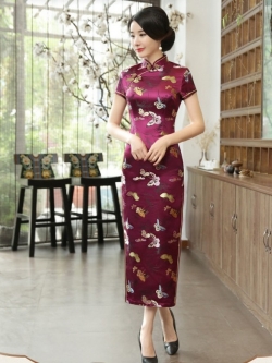 Pre-order กี่เพ้า สีไวน์แดง ลายผีเสื้อ ผ้าไหมจีน กุ๊นขอบ ตัดเย็บอย่างดี