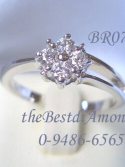 +++แหวนดอกไม้ คลาสสิคมาก สวยดีค่ะ ก้านดีไซน์สวย รับกับเพชรรูปดอกไม้เลยค่ะ เพชรไม่เล็กไม่ใหญ่เกินไป ใส่ติดนิ้วได้ทุกโอกาสเลยค่ะ รหัส BR072RD+++