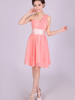 พร้อมส่ง ชุดราตรีสั้น บ่าเฉียง สีโอรส คอเว้า Sweet Heart คาดเอวผ้าซาติน